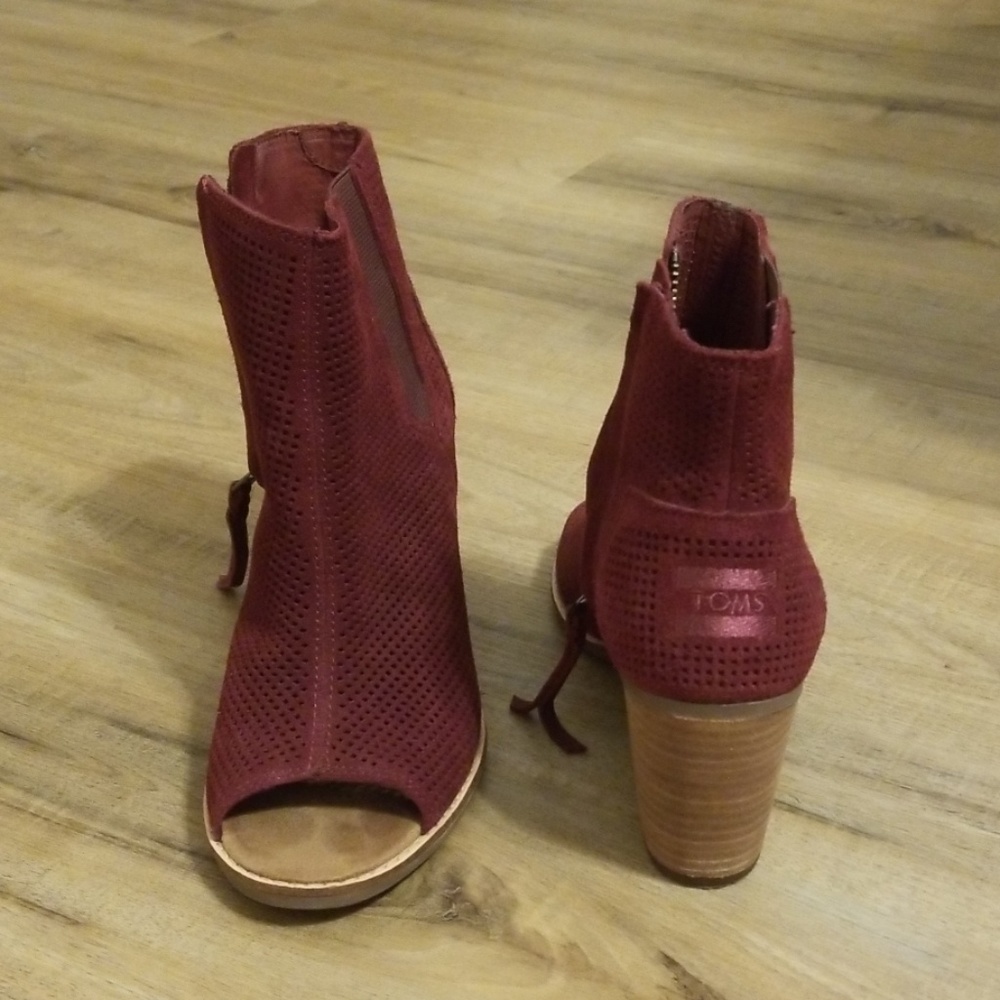 Tom's Majorca suede peep toe booties
